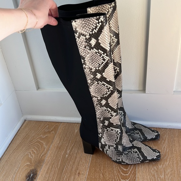 Good American The Statement mixed python boot - Picture 2 of 4